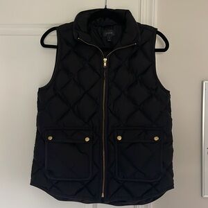 Black J Crew vest 🖤